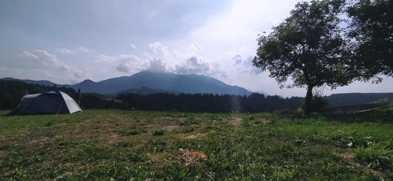 Apartamento Kmetija Pecnik Prevalje Exterior foto