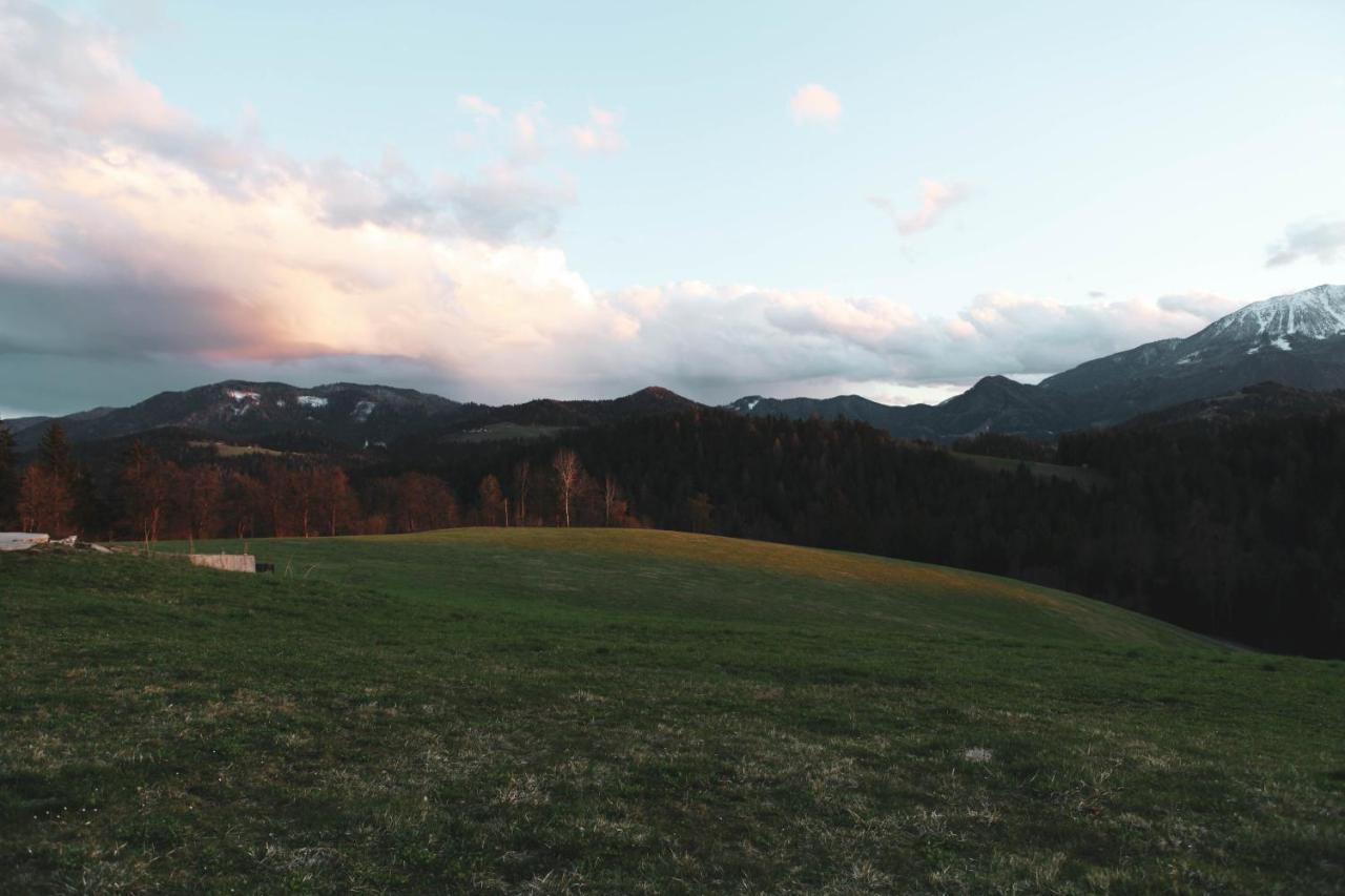 Apartamento Kmetija Pecnik Prevalje Exterior foto